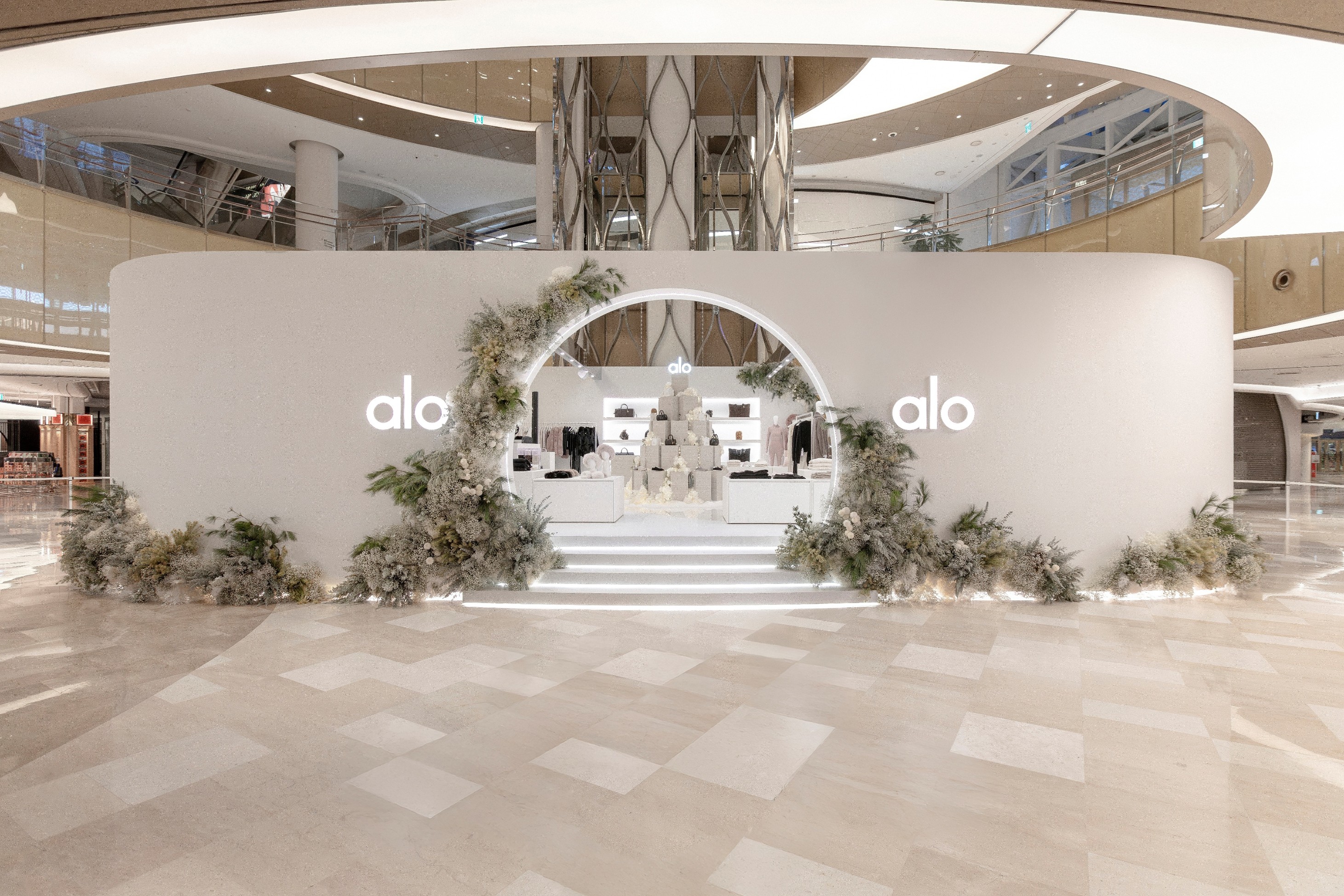 알로, 잠실 애비뉴엘서 1월까지 '홀리데이 팝업' 운영 27-Image